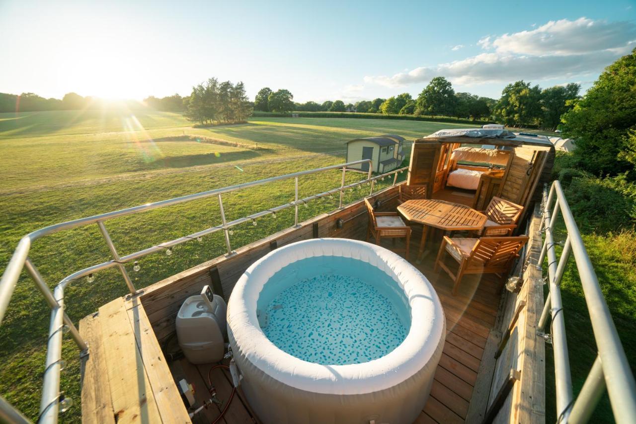 Delightful 2 Bed Double Decker Bus With Hot Tub Hotel Uckfield Kültér fotó