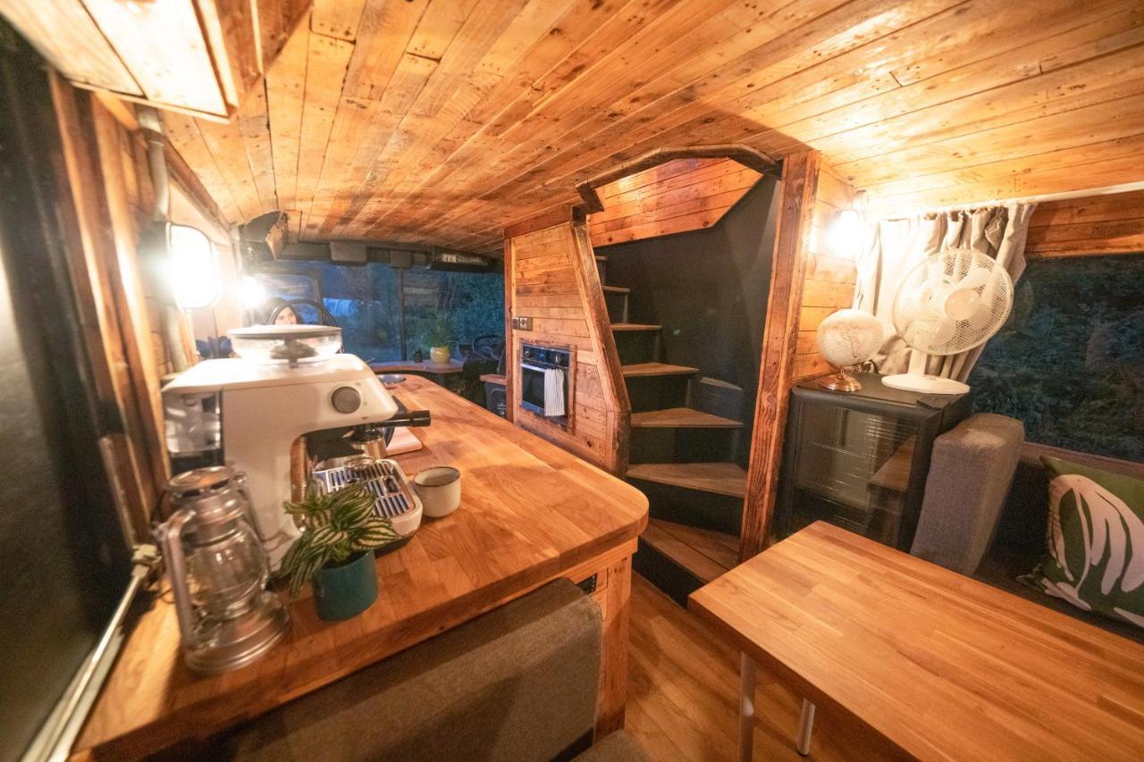 Delightful 2 Bed Double Decker Bus With Hot Tub Hotel Uckfield Kültér fotó