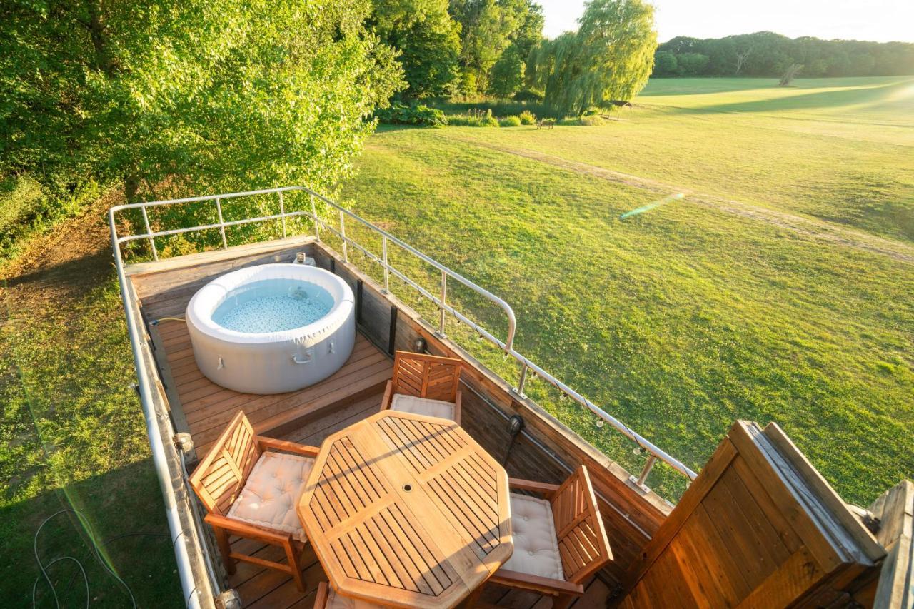 Delightful 2 Bed Double Decker Bus With Hot Tub Hotel Uckfield Kültér fotó