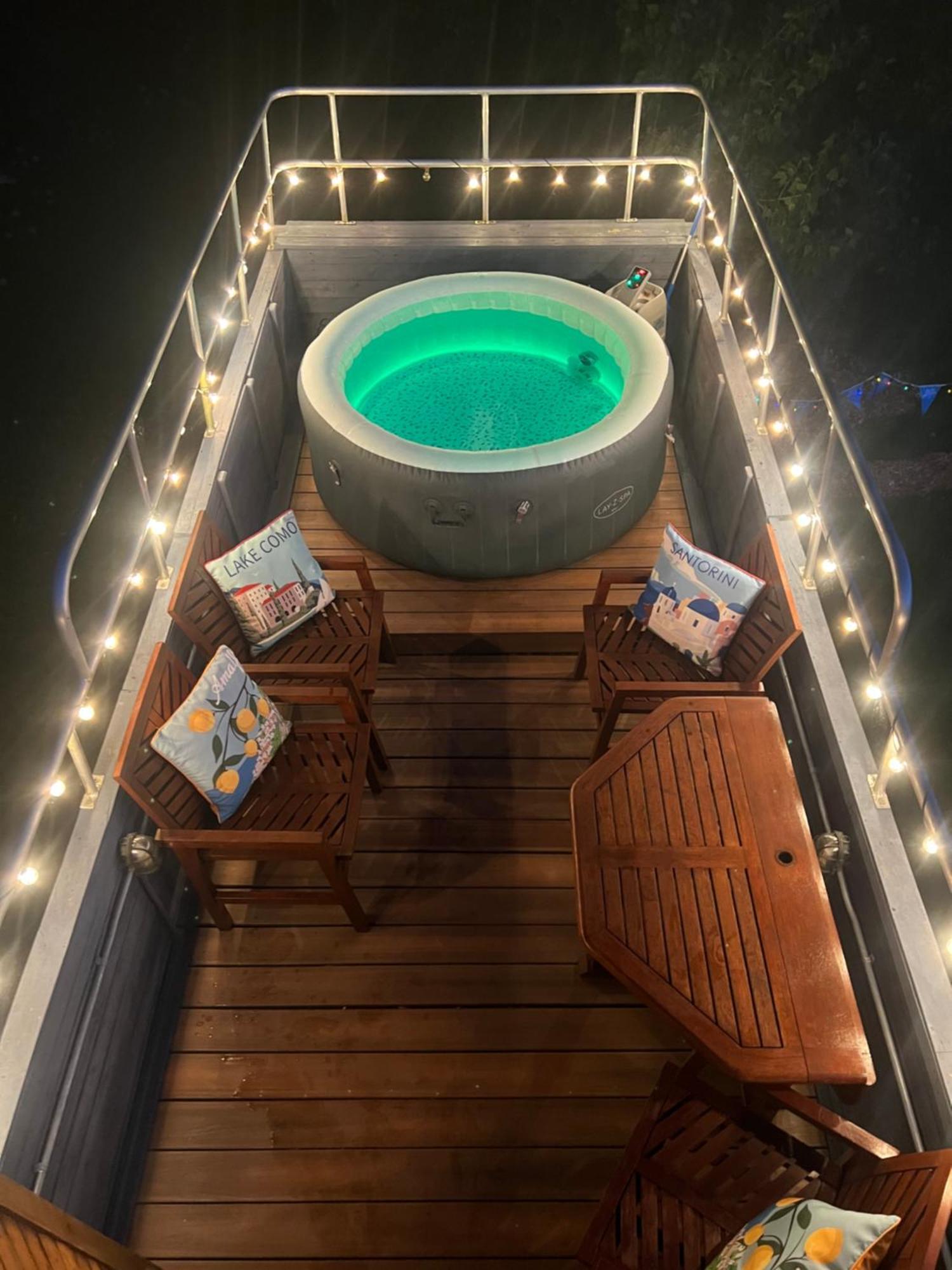 Delightful 2 Bed Double Decker Bus With Hot Tub Hotel Uckfield Kültér fotó